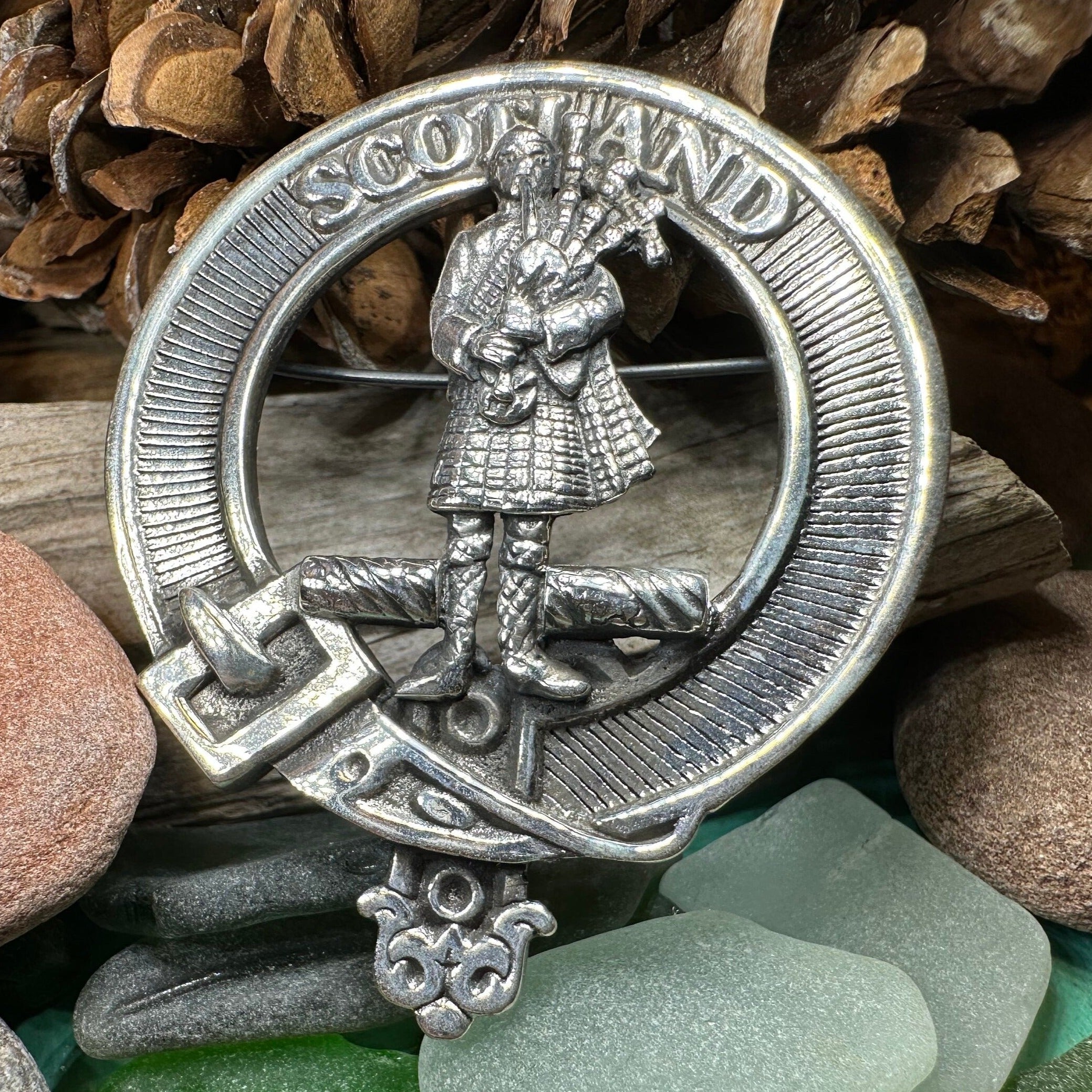 Bagpiper Scotland Brooch - Handmade in Scotland