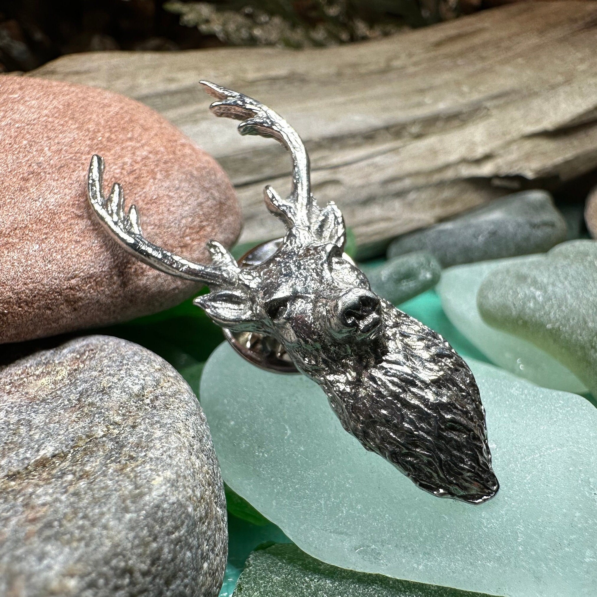 Scottish Stag Lapel Pin in Pewter