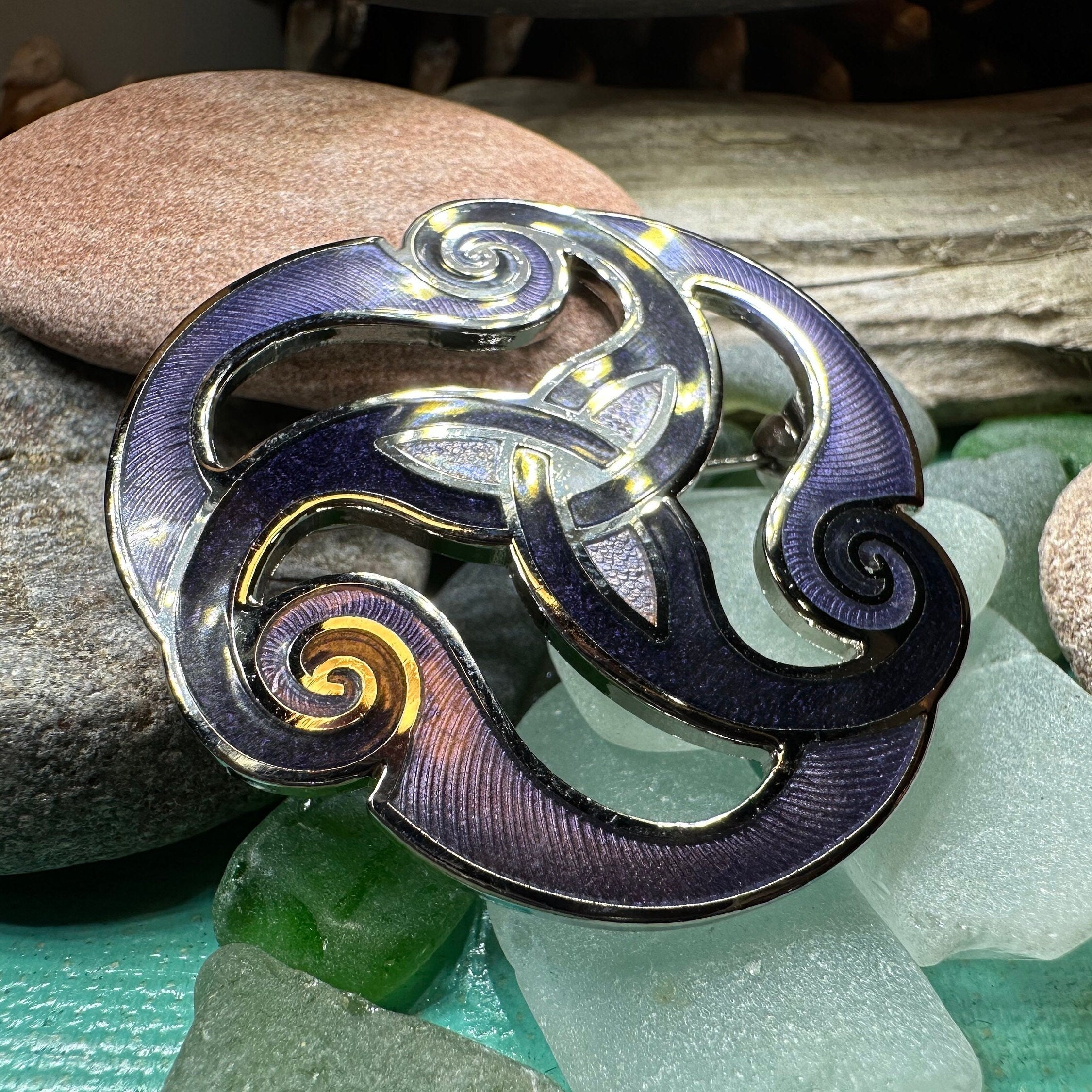 Yanaya Celtic Spiral Brooch - Enamel Pin