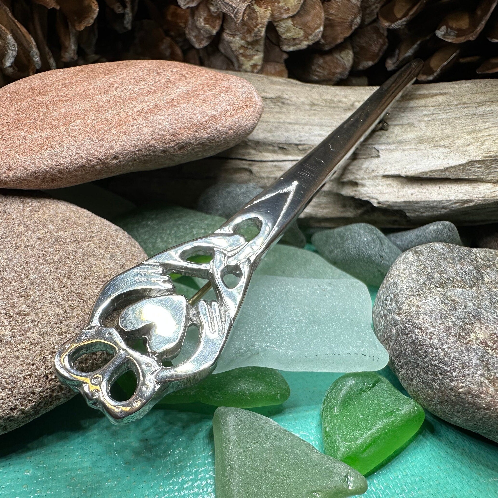 Elegant Irish Claddagh Kilt Pin