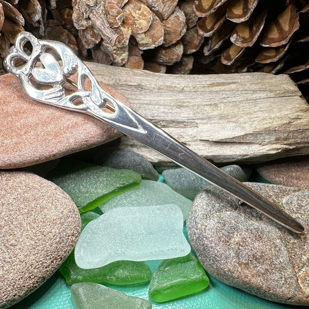 Elegant Irish Claddagh Kilt Pin