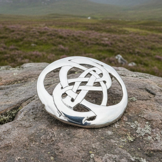 Amity Celtic Knot Tartan Brooch - Handmade in Scotland