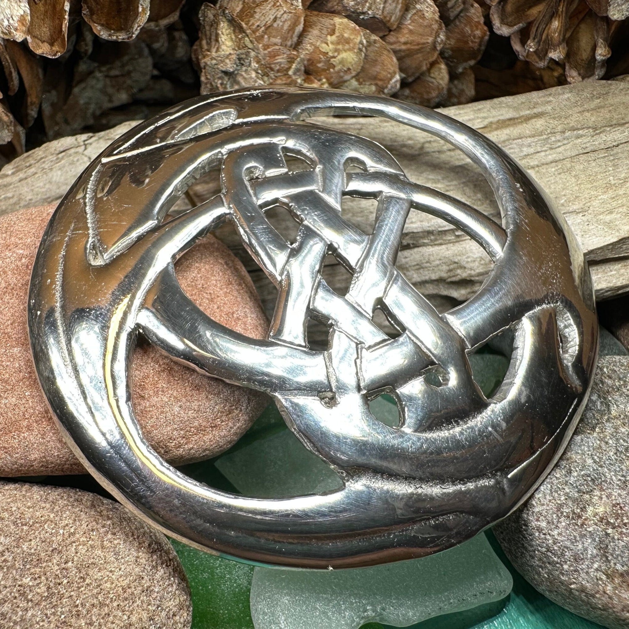 Amity Celtic Knot Tartan Brooch - Handmade in Scotland