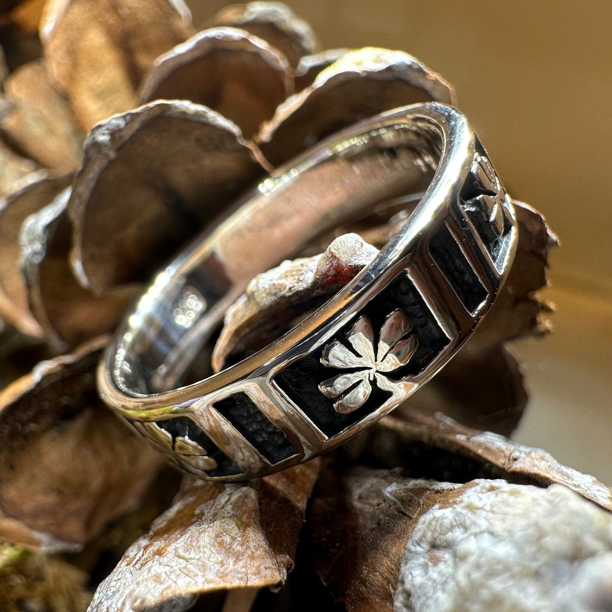 Irish Shamrock Band Ring in Sterling Silver