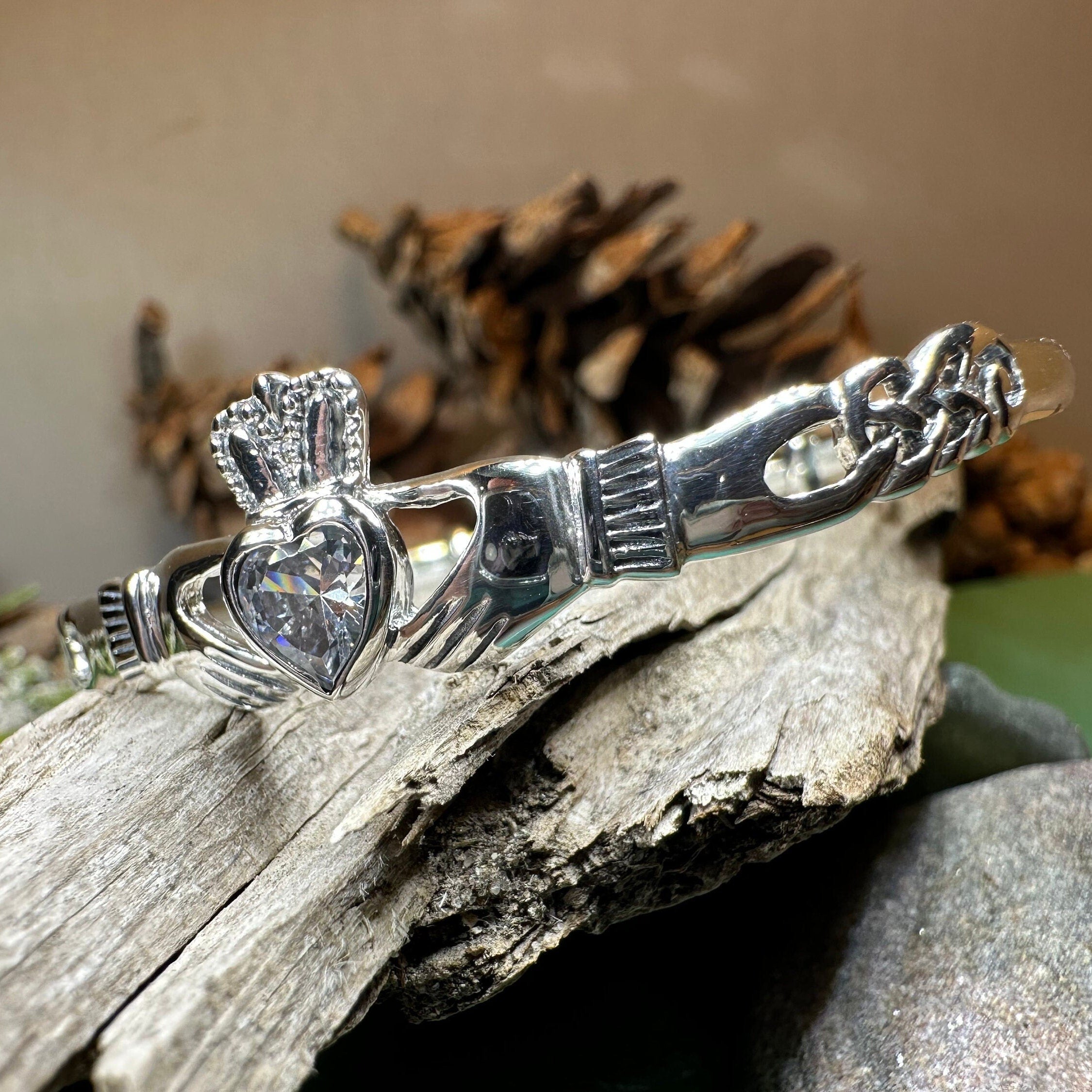 Knotwork Claddagh Bangle Bracelet in Sterling Silver