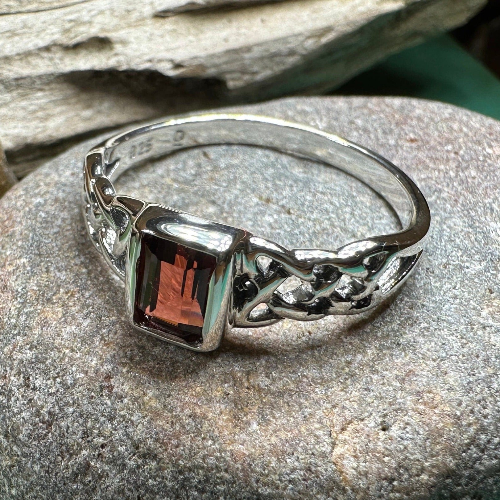 Sahale Celtic Knot Ring