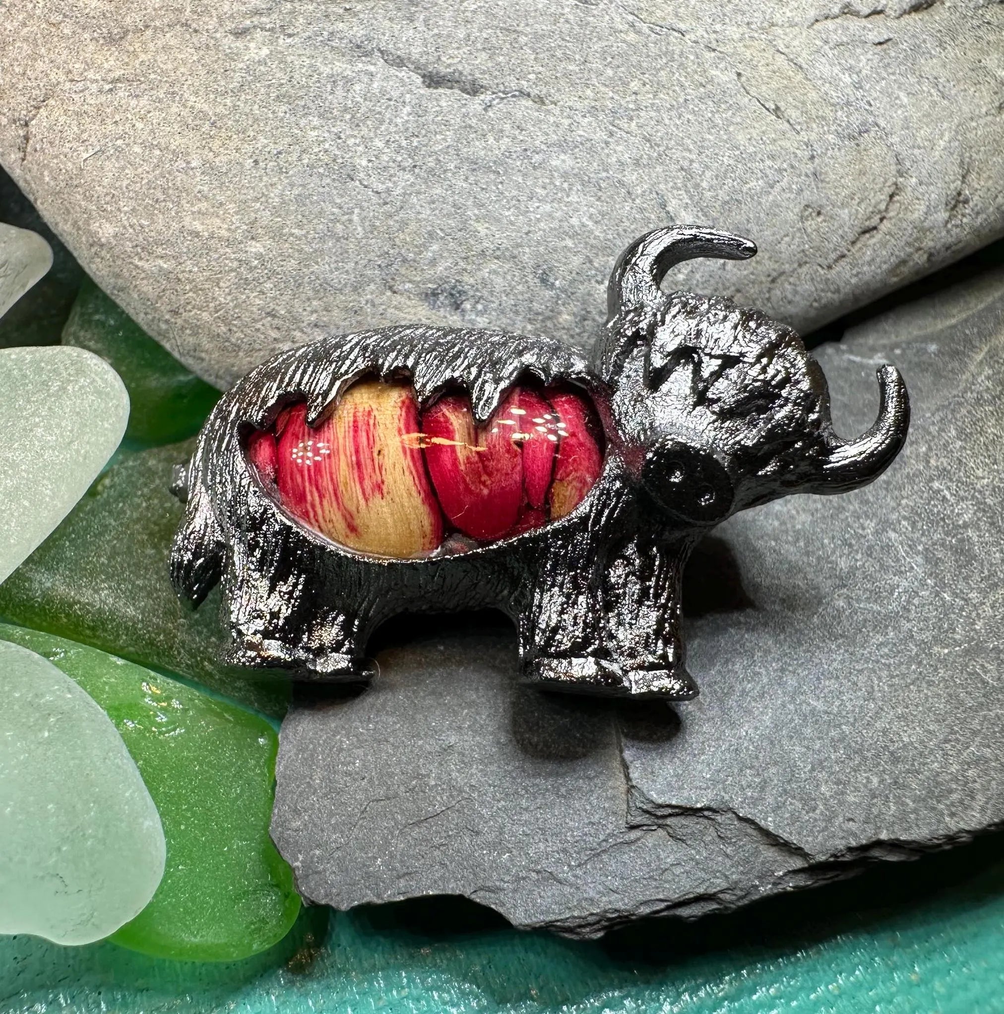 Heathergems Highland Cow Brooch - Handmade in Scotland