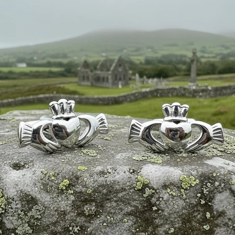 Fíorghrá Claddagh Cufflinks for Men