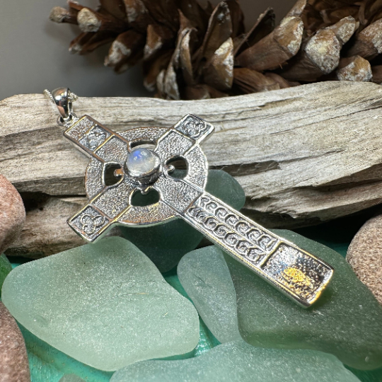Gibrian Celtic Cross Necklace in Sterling Silver