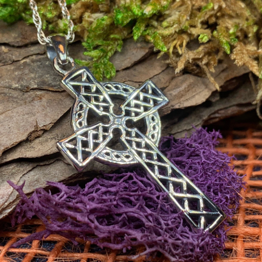 Foellan Celtic Knot Cross Necklace