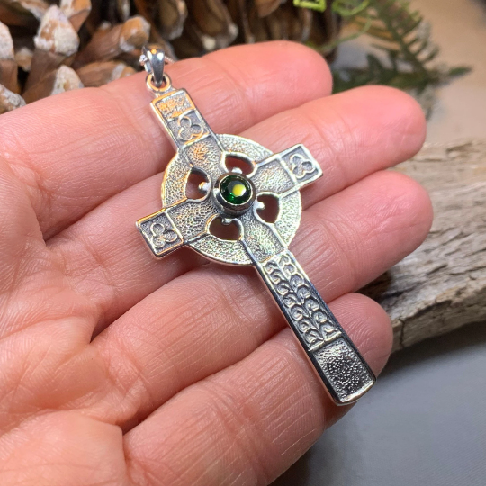 Gibrian Celtic Cross Necklace in Sterling Silver