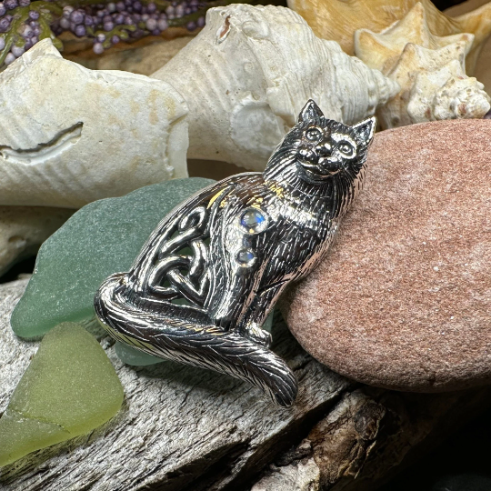 Salem Celtic Cat Necklace in Sterling Silver