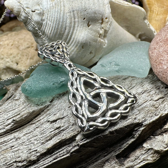 Naomh Celtic Trinity Knot Necklace in Sterling Silver