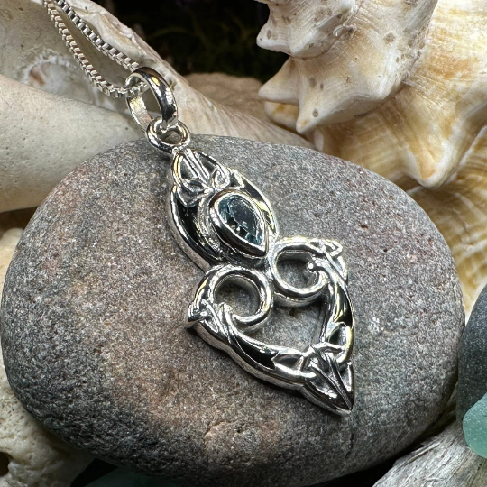 Cordelia Trinity Knot Necklace