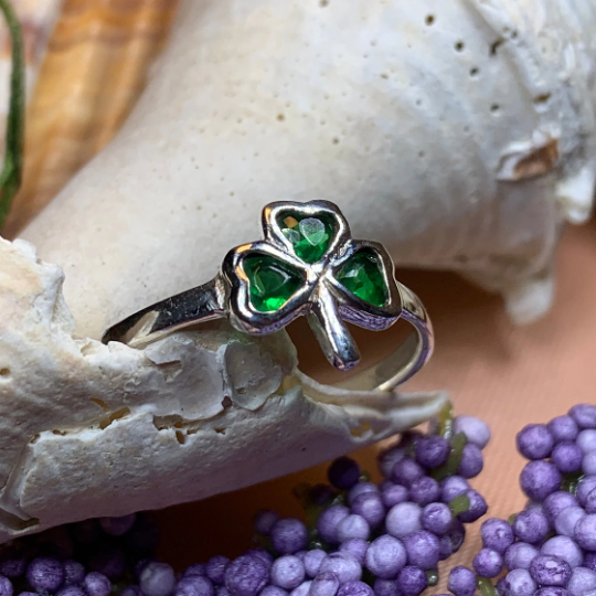 Emerald Isle Irish Shamrock Ring in Sterling Silver