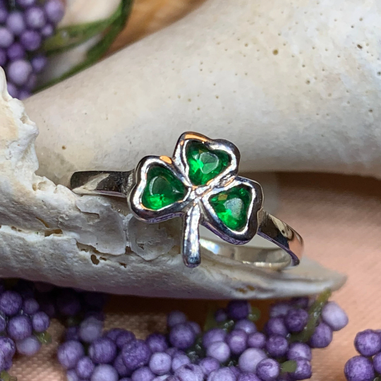Emerald Isle Irish Shamrock Ring in Sterling Silver