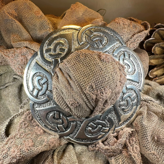 Lorna Large Celtic Knot Scarf Ring in Pewter