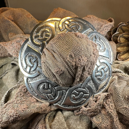 Lorna Large Celtic Knot Scarf Ring in Pewter