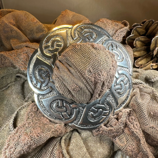Lorna Large Celtic Knot Scarf Ring in Pewter