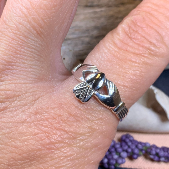 Ardmore Irish Claddagh Ring in Sterling Silver